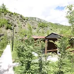 Lugina E Shengjergjit ,bujtinat *