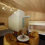 بيت خشبي Lugina E Shengjergjit ,bujtinat