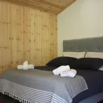 Lugina E Shengjergjit ,bujtinat بيت خشبي تيرانا