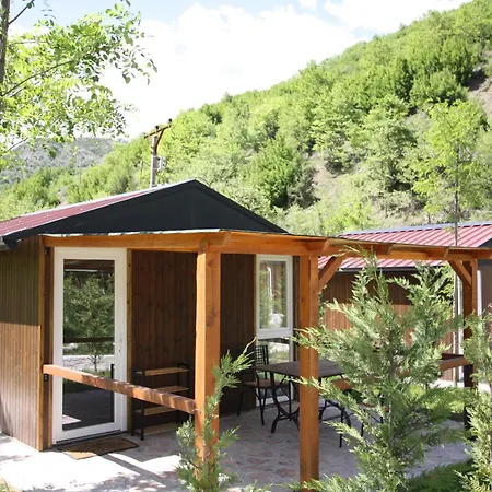 Lugina E Shengjergjit ,bujtinat *