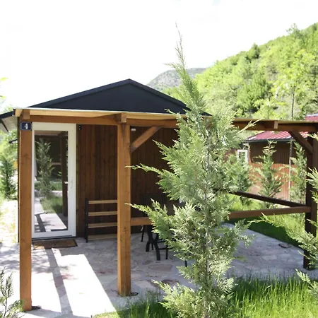 Lodge Lugina E Shengjergjit ,bujtinat Τίρανα