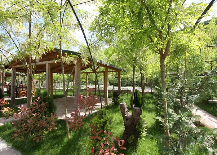 Lugina E Shengjergjit ,bujtinat Tirana