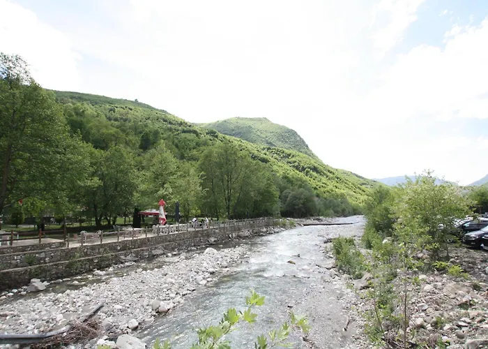 Lugina E Shengjergjit ,bujtinat Hytte *