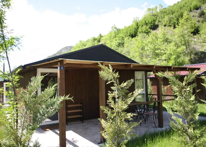 Lugina E Shengjergjit ,bujtinat * Tirana