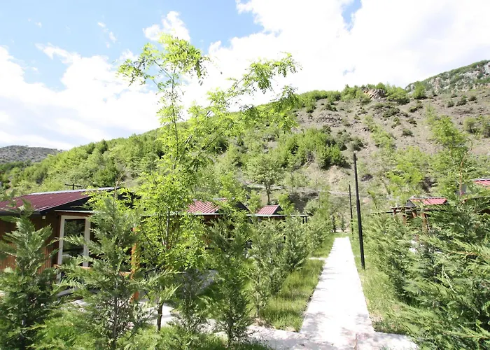 Lugina E Shengjergjit ,bujtinat