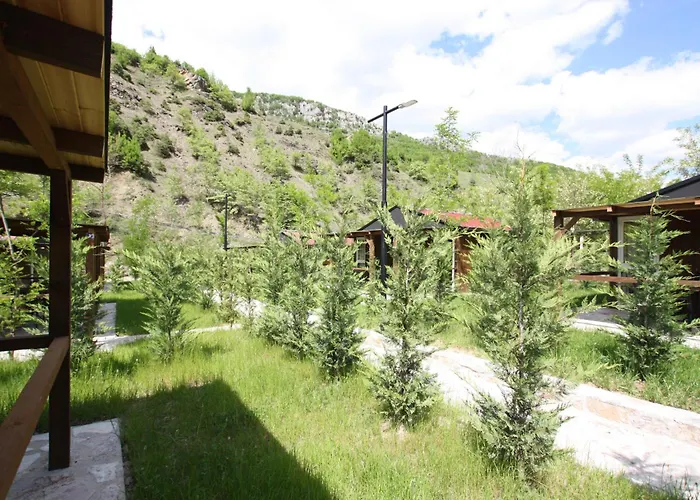 Lugina E Shengjergjit ,bujtinat Tirana