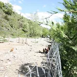 Lugina E Shengjergjit ,bujtinat