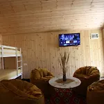 Lodge Lugina E Shengjergjit ,bujtinat *