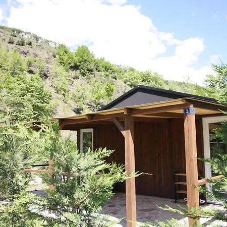 Lugina E Shengjergjit ,bujtinat Tirana