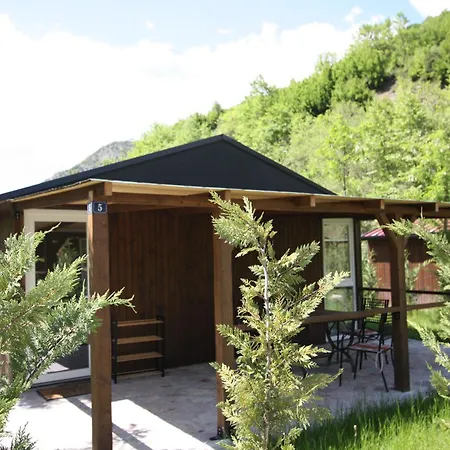 Lugina E Shengjergjit ,bujtinat * Tirana