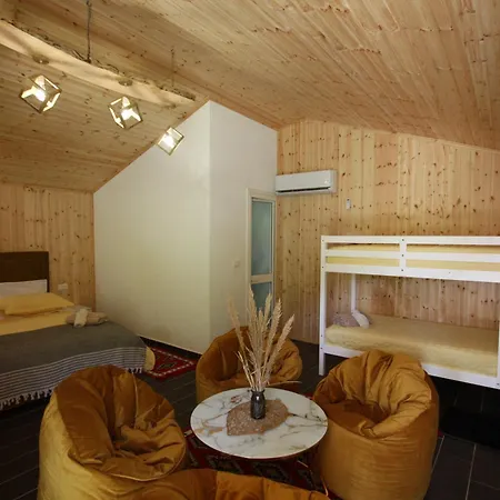 Lodge Lugina E Shengjergjit ,bujtinat