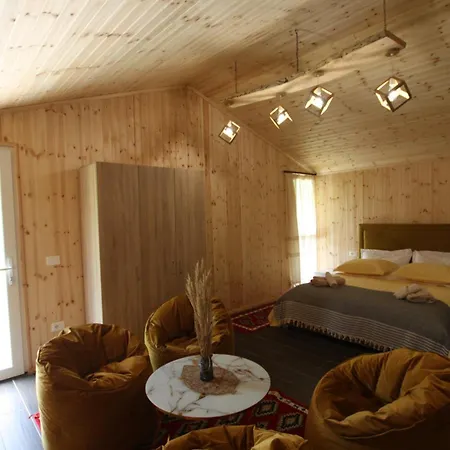 Lugina E Shengjergjit ,bujtinat Tirana