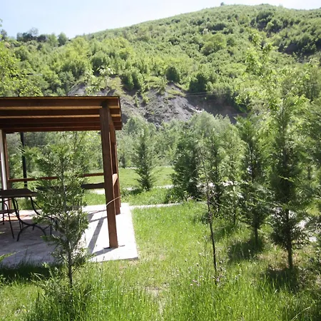 Lodge Lugina E Shengjergjit ,bujtinat