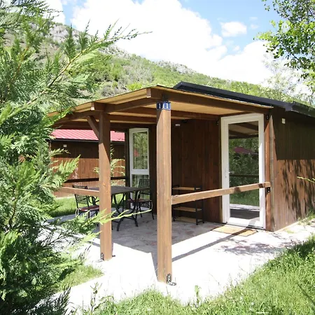 Lugina E Shengjergjit ,bujtinat Tirana