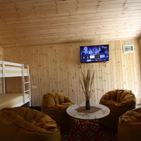 Lodge Lugina E Shengjergjit ,bujtinat *