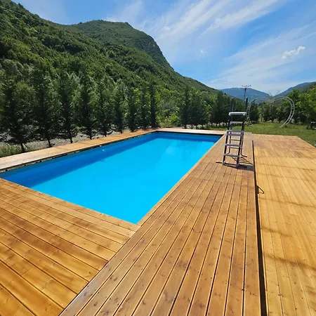 Lodge Lugina E Shengjergjit ,bujtinat Tirana