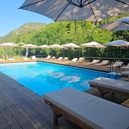 Lodge Lugina E Shengjergjit ,bujtinat *