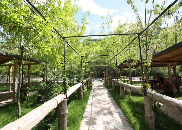 Lugina E Shengjergjit ,bujtinat * Tirana