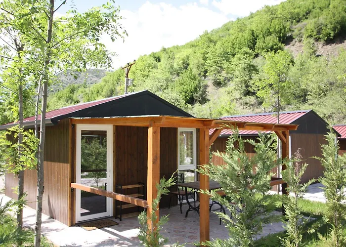 Lugina E Shengjergjit ,bujtinat *