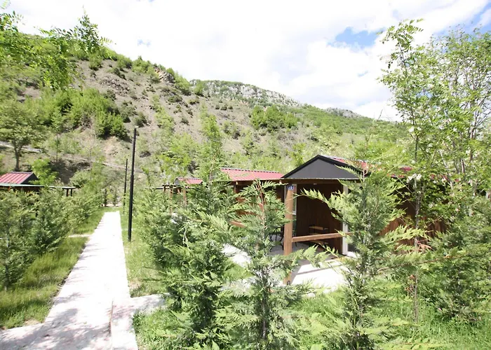 Lugina E Shengjergjit ,bujtinat *