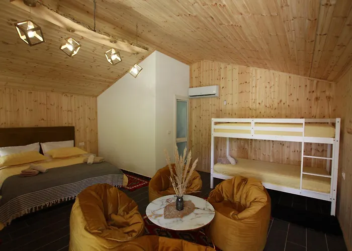 Lodge Lugina E Shengjergjit ,bujtinat