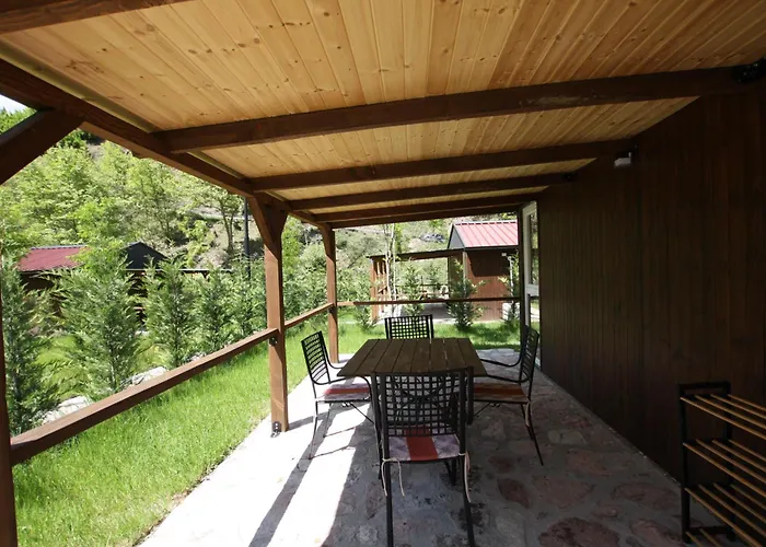 Lugina E Shengjergjit ,bujtinat * Tirana