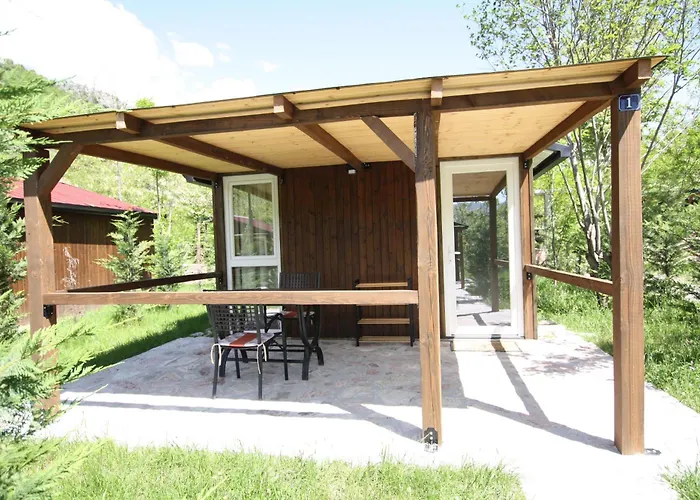 Lugina E Shengjergjit ,bujtinat Lodge