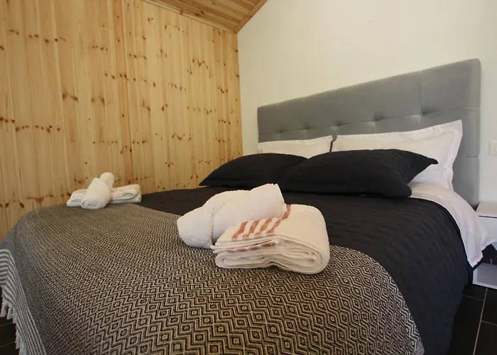 Lodge Lugina E Shengjergjit ,bujtinat